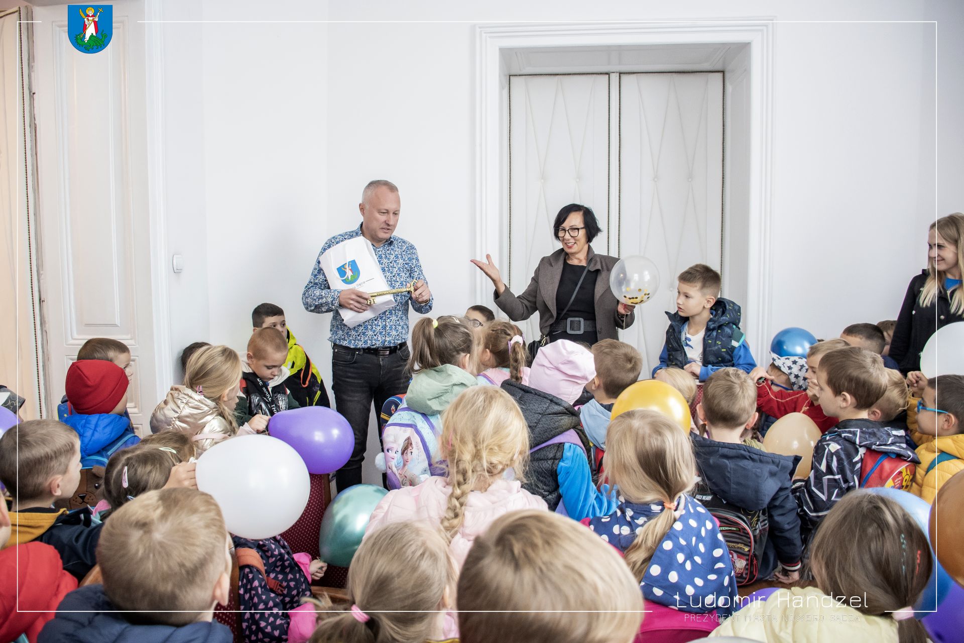 👍Miła wizyta dzieci z Niepublicznego Przedszkola Misiek w nowosądeckim Ratuszu . 🐻